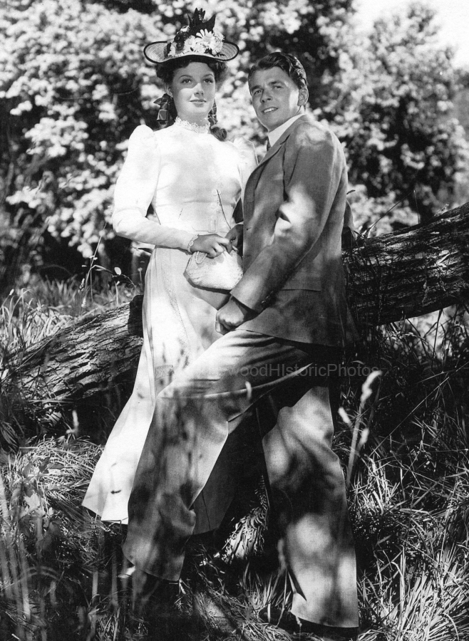 Ronald Reagan 1941 Ann Sheridan filming Kings Row.jpg